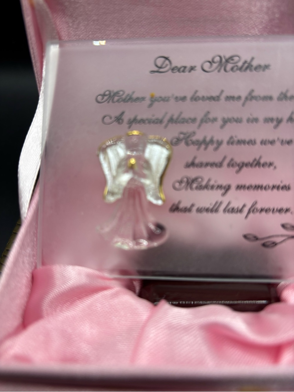 Glass 'Dear Mother' Sentimental Plaque with Angel Accent - Pink - Picture 3 of 7
